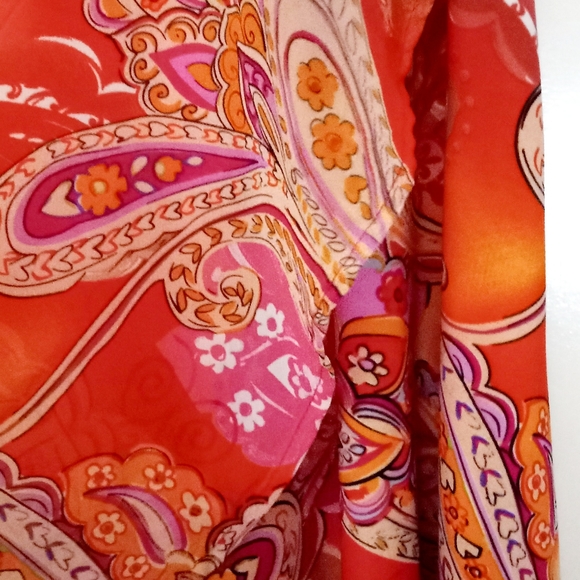 Floral Short Sleeve Top - Picture 2 of 4